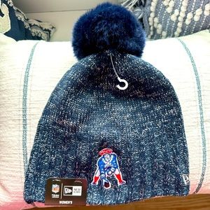 Navy Womens Pats Pom Beanie with glitter